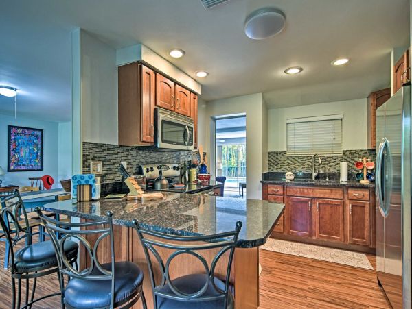 3 Bedroom Vacation Home in Sarasota with Pool Sleeps Five
