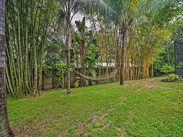 3 Bedroom Vacation Home in Sarasota with Pool Sleeps Five