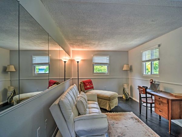 3 Bedroom Vacation Home in Sarasota with Pool Sleeps Five