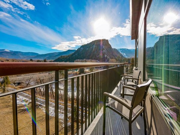Stunning Vacation Condo in Avon Walk to Lifts 6 Guests