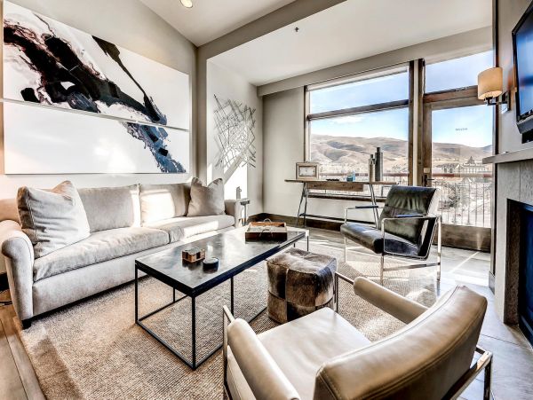 Stunning Vacation Condo in Avon Walk to Lifts 6 Guests