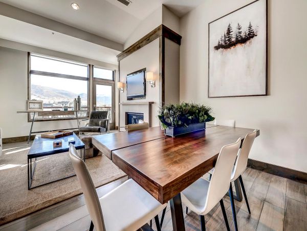 Stunning Vacation Condo in Avon Walk to Lifts 6 Guests