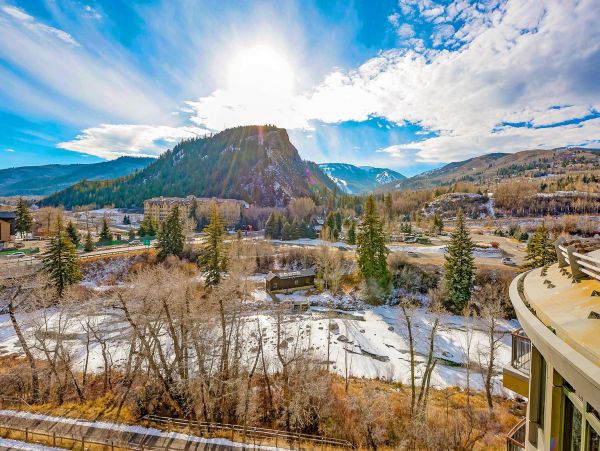 Stunning Vacation Condo in Avon Walk to Lifts 6 Guests