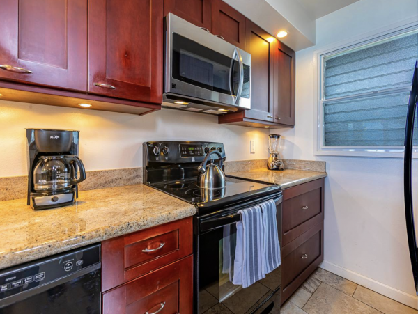 Two Bedroom Condo With Full Ocean Views & Steps To The Beach