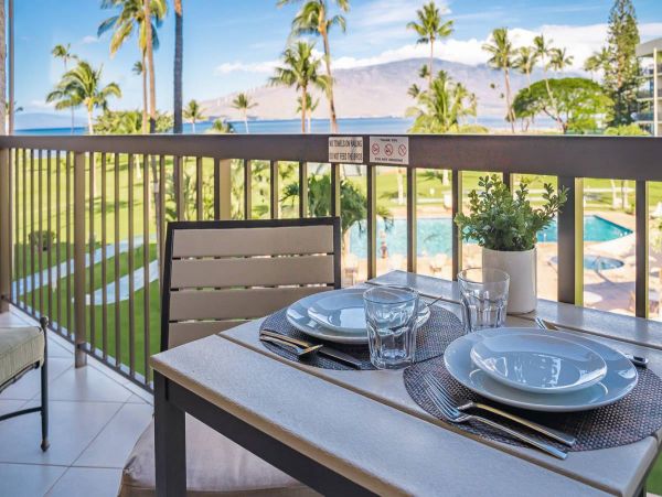 Cozy Vacation Condo with Great Pool, Mountain & Ocean Views