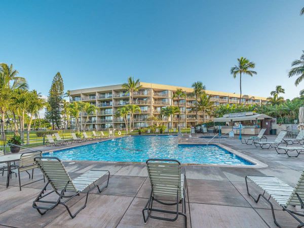 Cozy Vacation Condo with Great Pool, Mountain & Ocean Views
