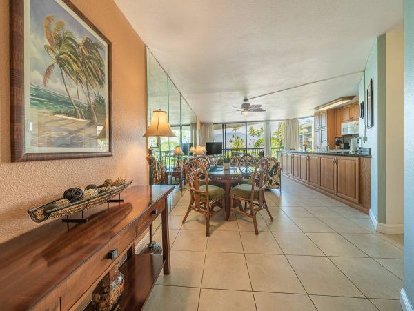 Cozy Vacation Condo with Great Pool, Mountain & Ocean Views
