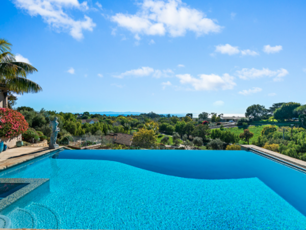 Luxury Seven Bedroom Villa With Pool Spa & Great Ocean Views