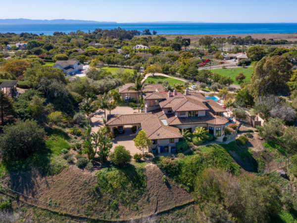 Luxury Seven Bedroom Villa With Pool Spa & Great Ocean Views