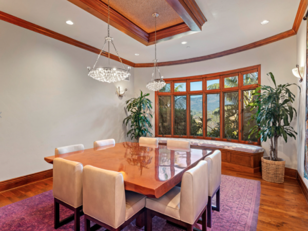 Luxury Seven Bedroom Villa With Pool Spa & Great Ocean Views