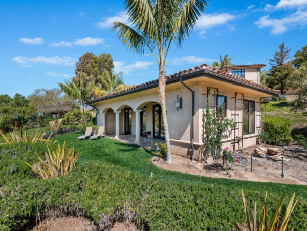 Luxury Seven Bedroom Villa With Pool Spa & Great Ocean Views