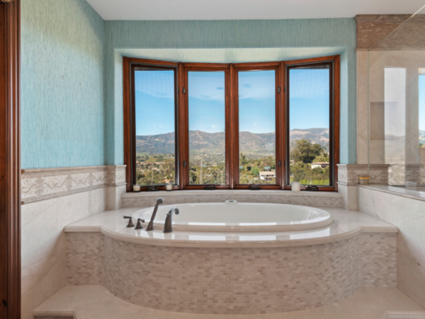 Luxury Seven Bedroom Villa With Pool Spa & Great Ocean Views