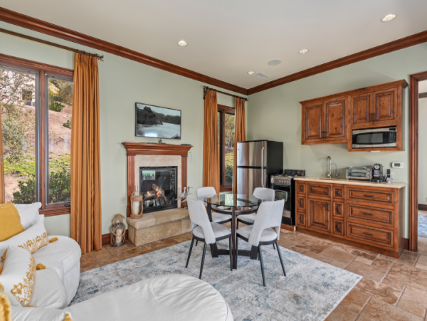 Luxury Seven Bedroom Villa With Pool Spa & Great Ocean Views