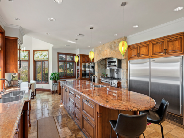 Luxury Seven Bedroom Villa With Pool Spa & Great Ocean Views