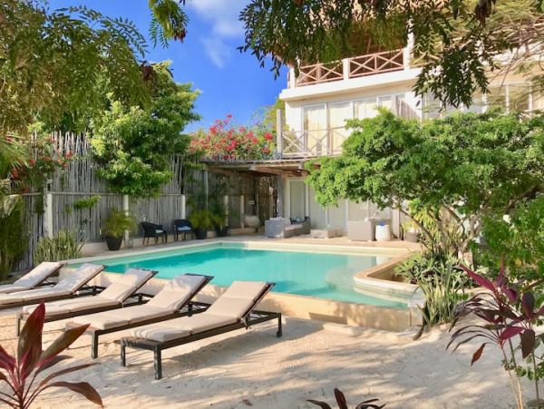 Oceanfront Vacation Home in Islas Mujeres Cancun - 16 Guests