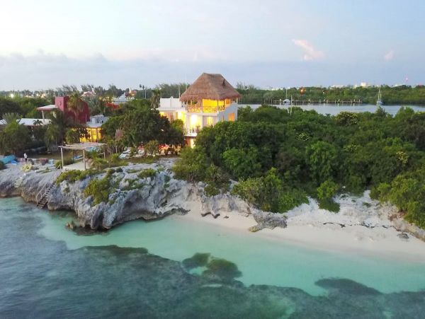 Oceanfront Vacation Home in Islas Mujeres Cancun - 16 Guests