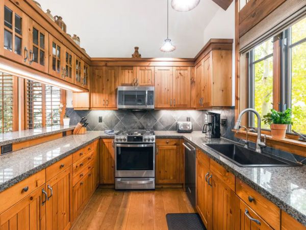 Ski in Ski Out Four Bedroom Vacation Home in Edwards