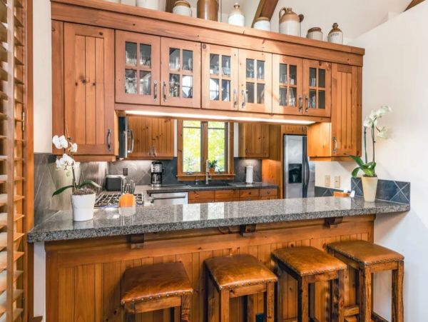 Ski in Ski Out Four Bedroom Vacation Home in Edwards
