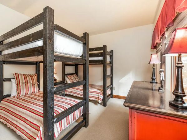 Ski in Ski Out Four Bedroom Vacation Home in Edwards