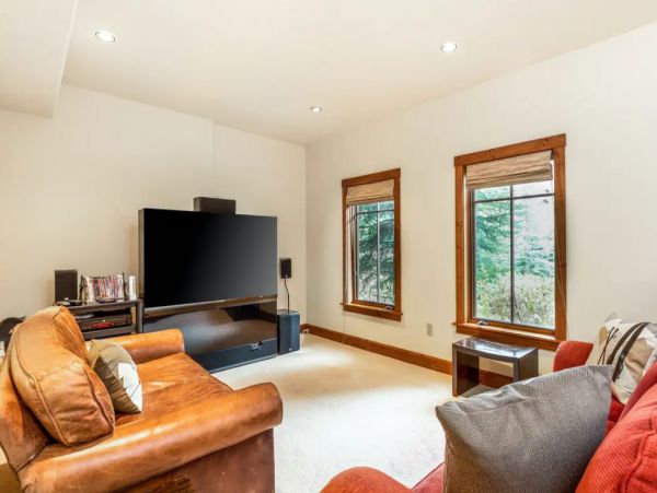 Ski in Ski Out Four Bedroom Vacation Home in Edwards