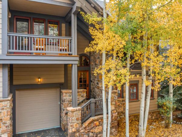Ski in Ski Out Four Bedroom Vacation Home in Edwards