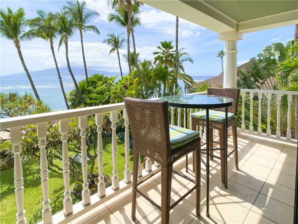 Premier Oceanfront Vacation Studio Located on Beach