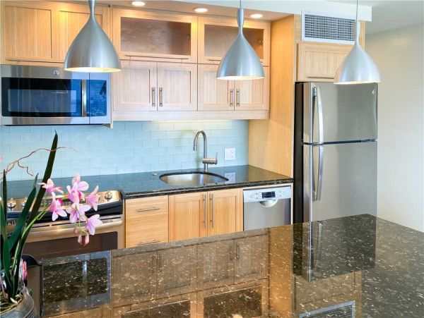 Premier Oceanfront Vacation Studio Located on Beach