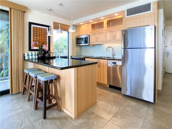 Premier Oceanfront Vacation Studio Located on Beach