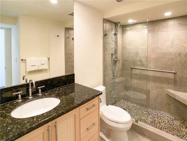Premier Oceanfront Vacation Studio Located on Beach