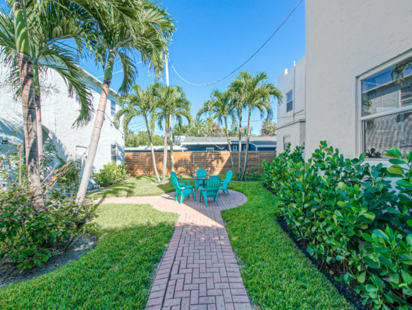 Cozy One Bedroom Vacation Rental Historic Northwood