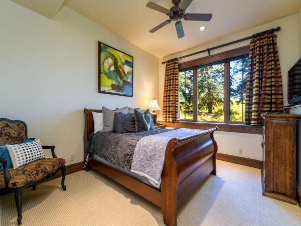 Stately Ski Manor in Avon with Luxurious Amenities Sleeps 14