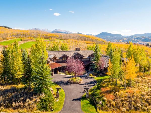 Stately Ski Manor in Avon with Luxurious Amenities Sleeps 14