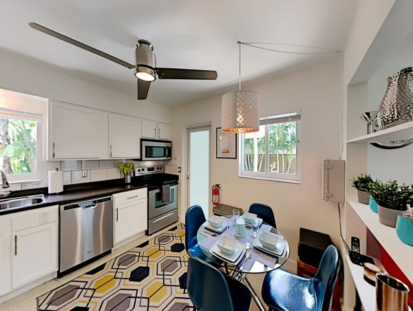 2 Bedroom Vacation Home with Heated Pool 6 Guests