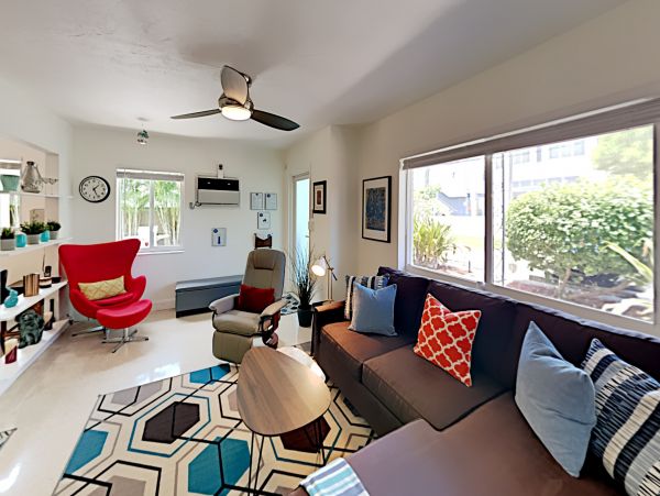 2 Bedroom Vacation Home with Heated Pool 6 Guests