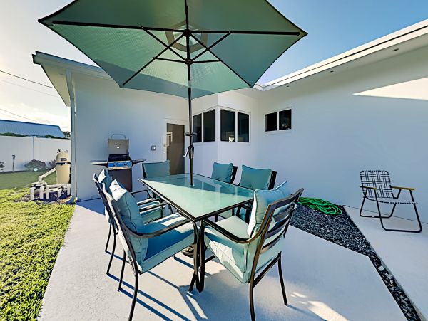 Fort Lauderdale Upscale 3 Bedroom Getaway with Private Pool