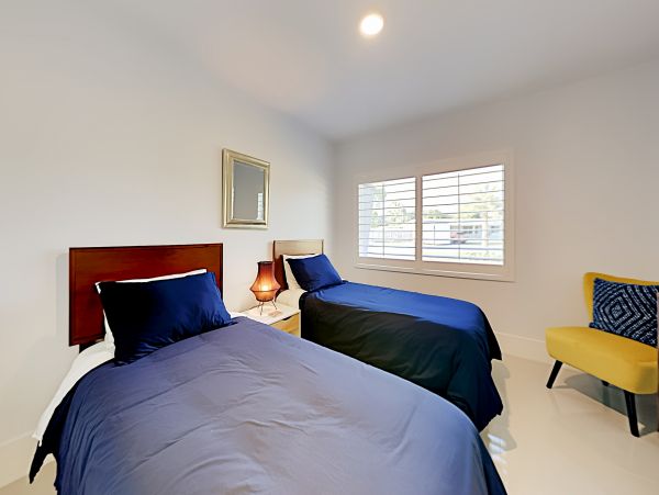 Fort Lauderdale Upscale 3 Bedroom Getaway with Private Pool