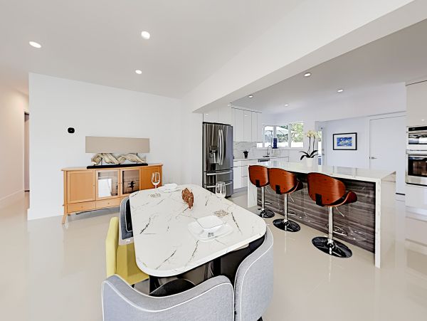 Fort Lauderdale Upscale 3 Bedroom Getaway with Private Pool
