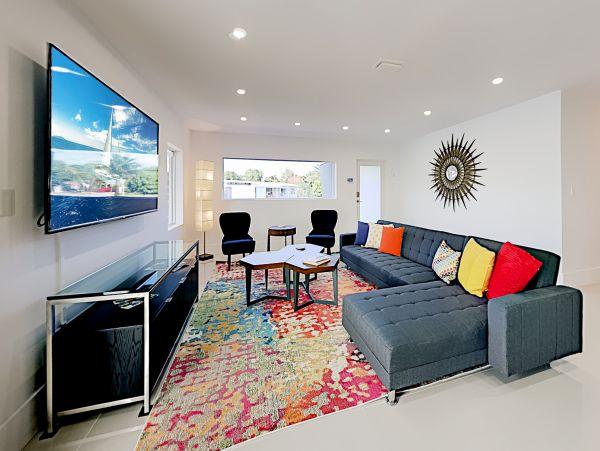 Fort Lauderdale Upscale 3 Bedroom Getaway with Private Pool