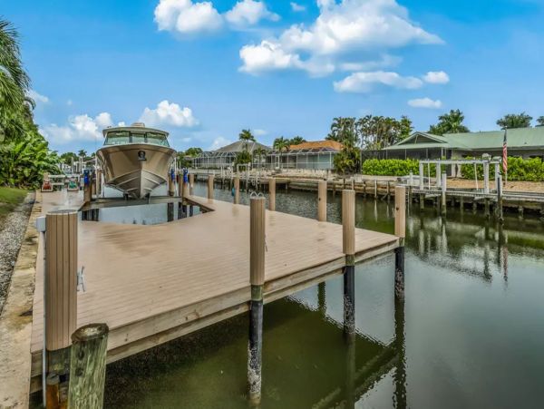 Waterfront Vacation Home In Marco Island with Boat Dock