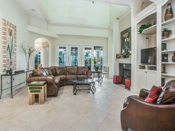 Waterfront Vacation Home In Marco Island with Boat Dock