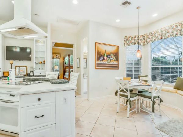 Waterfront Vacation Home In Marco Island with Boat Dock