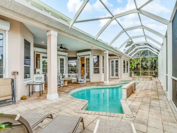 Waterfront Vacation Home In Marco Island with Boat Dock
