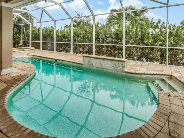 Waterfront Vacation Home In Marco Island with Boat Dock