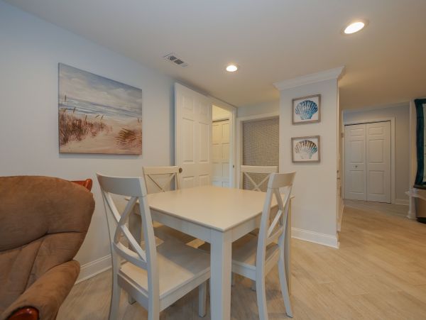 3 Bedroom Villa 10 min walk to the beach