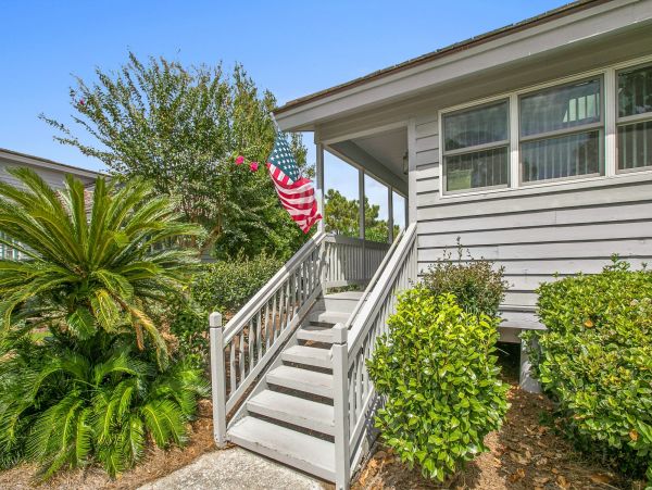 Hilton Head Four Bedroom Vacation Rental  2 Min Walk to Beach