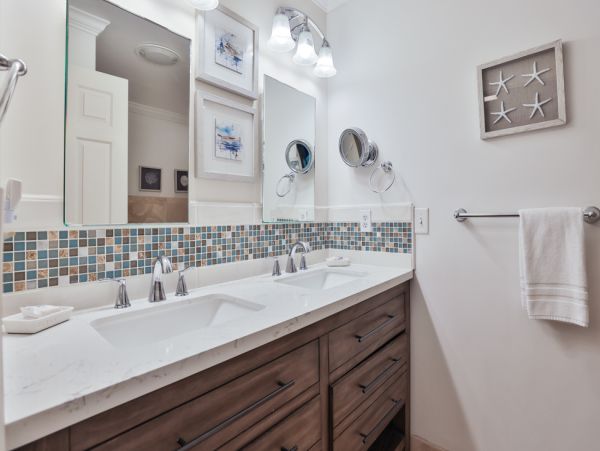 Hilton Head Four Bedroom Vacation Rental  2 Min Walk to Beach