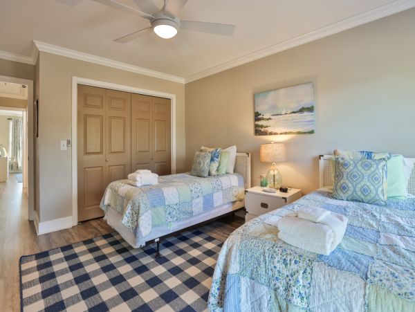 Hilton Head Four Bedroom Vacation Rental  2 Min Walk to Beach