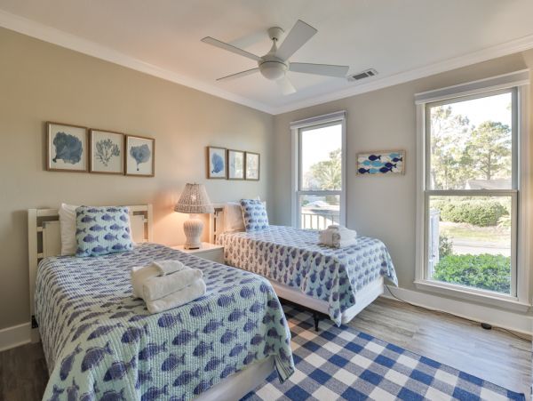 Hilton Head Four Bedroom Vacation Rental  2 Min Walk to Beach