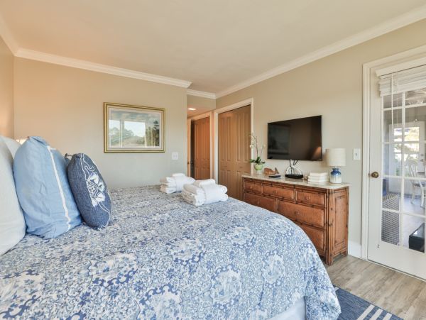 Hilton Head Four Bedroom Vacation Rental  2 Min Walk to Beach