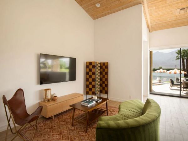 Stunning Vacation Home Thermal California Sleeps 26 Guests